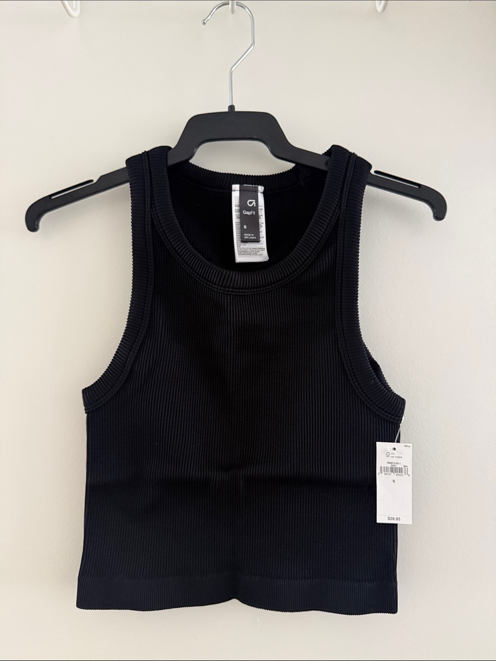 GAPFit Black Ribbed Cropped Tank